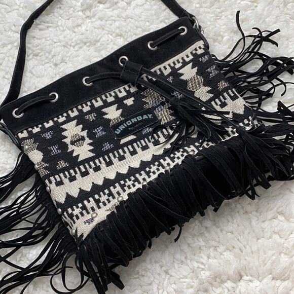 UnionBay Printed Western Style Fringe Purse Bucket Bag Crossbody Aztec Print Z38 - Picture 3 of 10